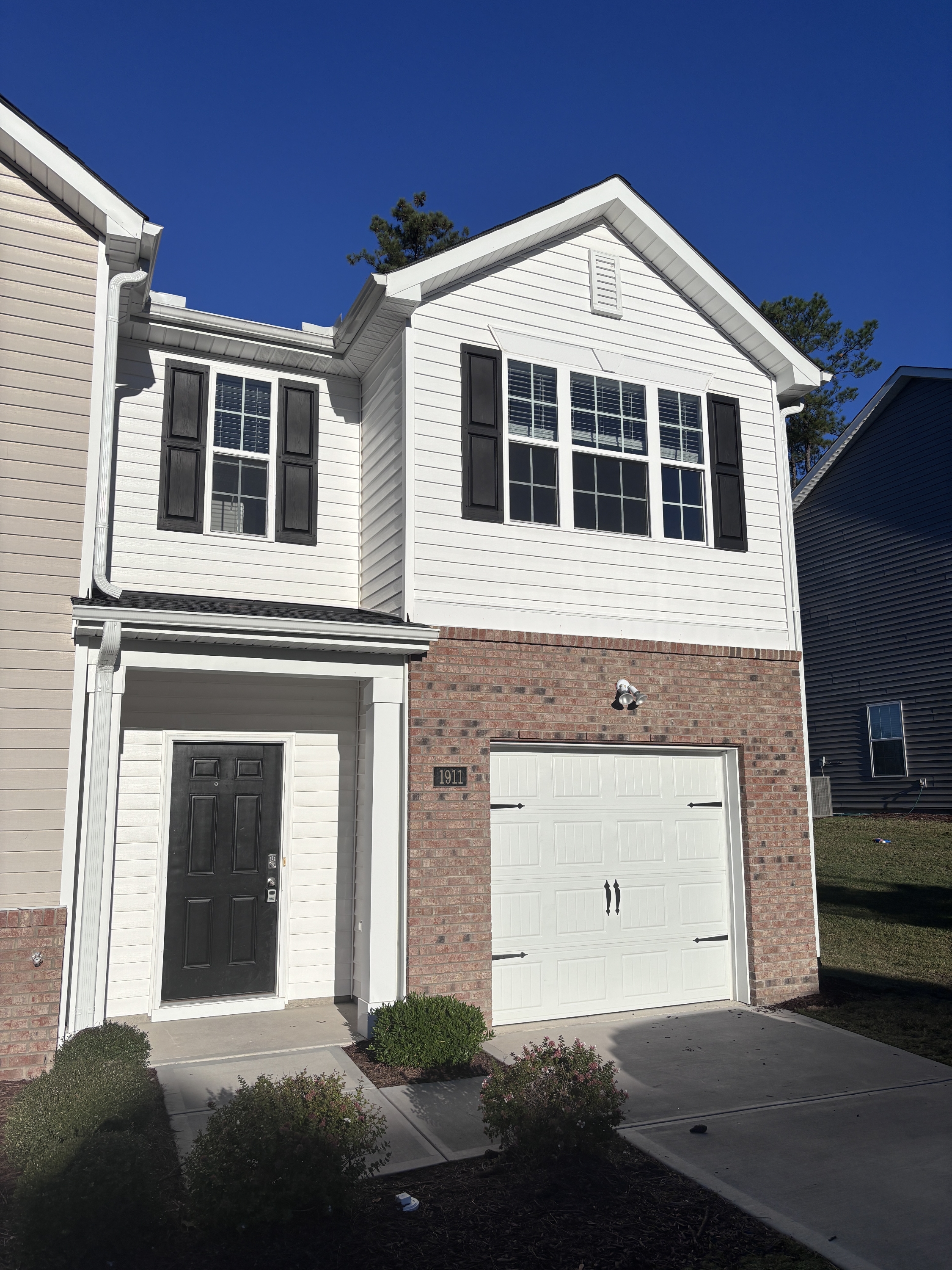 1911 Gracie Ln